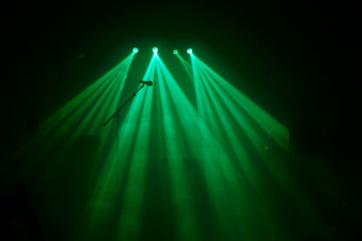 Première scène ~ Lives